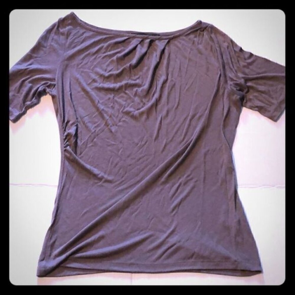 The limited size medium top